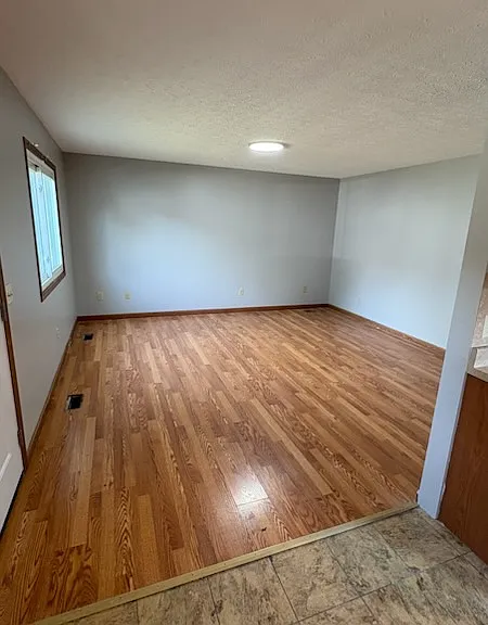 860 Beech Ave — Photo 2