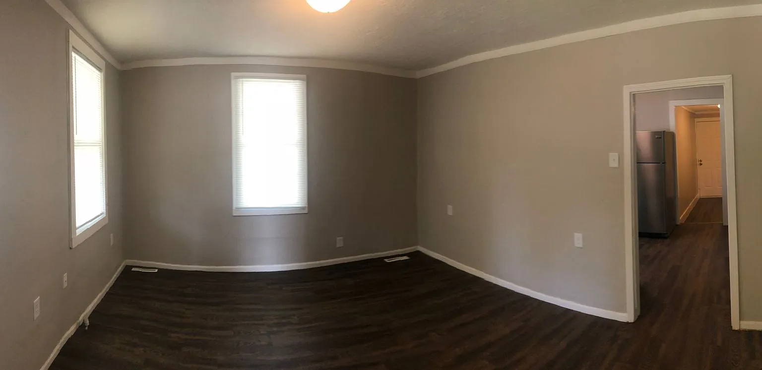3 Bedroom | 1 Bathroom | Pet Friendly — Photo 4