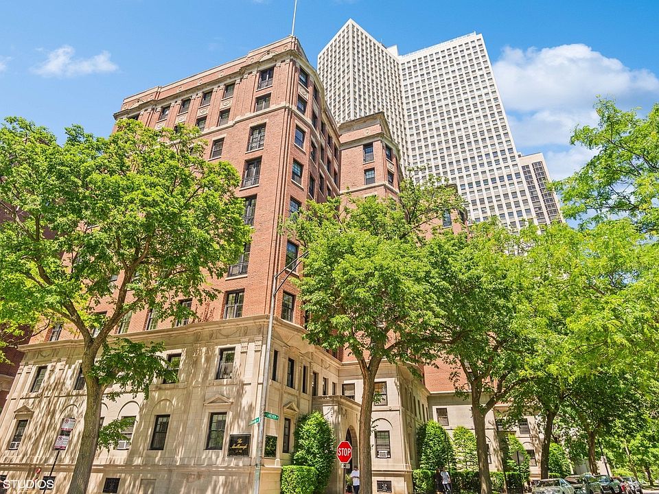 1st image of 2608 N Lakeview Ave APT 2D