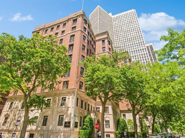 2608 N Lakeview Ave APT 2D, Chicago, IL 60614