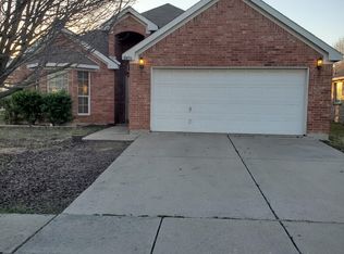 10436 Phantom Hill Rd, Fort Worth, TX 76140