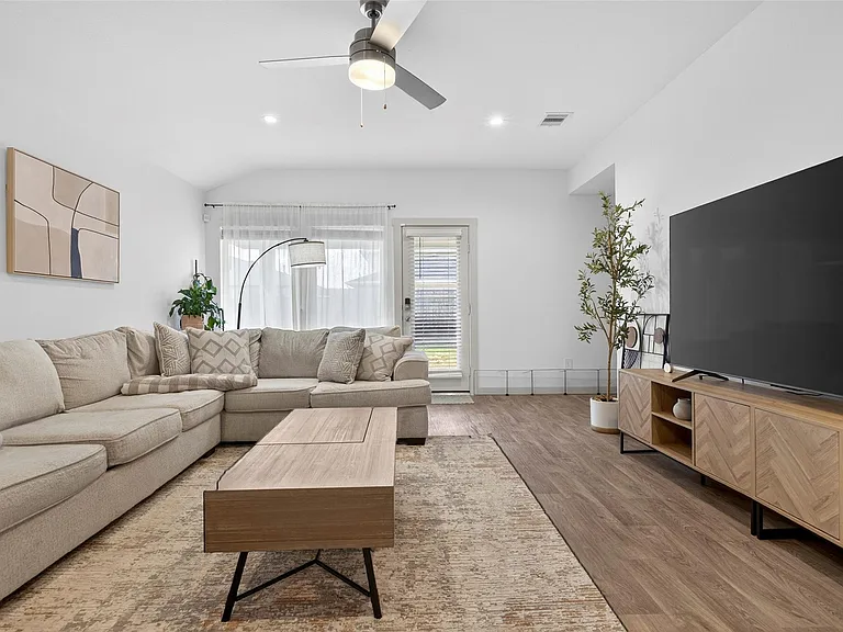 12812 Tokenhouse Ln — Photo 7