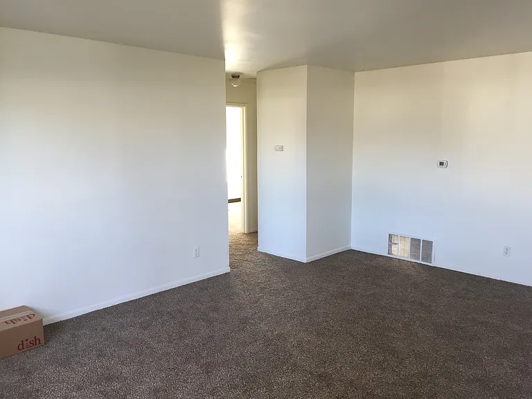 1232 Vandenberg Ave — Photo 2