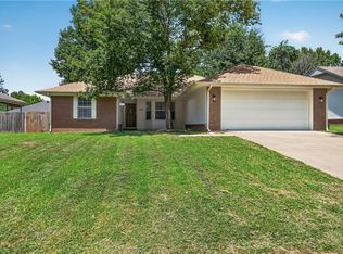 2566 W Arthur Hart St, Fayetteville, AR 72703