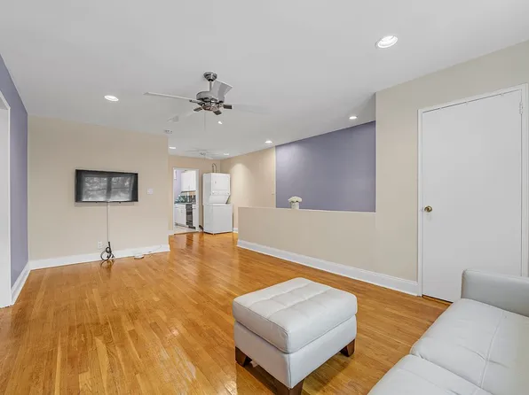 226-09 Union Tpke Unit B, Oakland Gardens, NY 11364