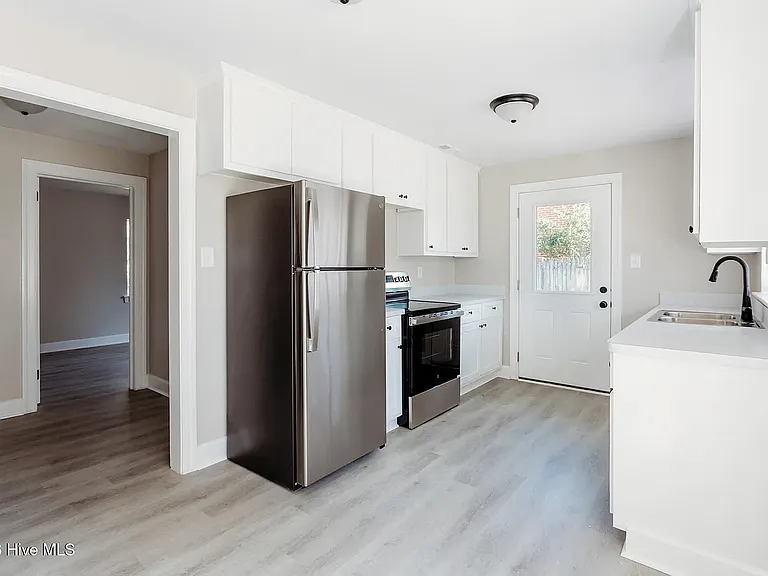 508 Woodard St NE — Photo 5