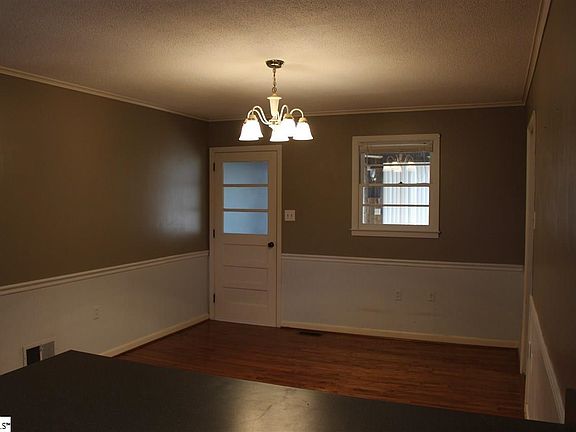 2nd image of 374 Flatwood Rd