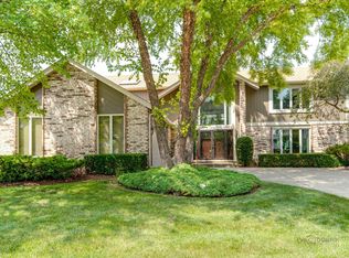 1221 Virginia Ave, Libertyville, IL 60048