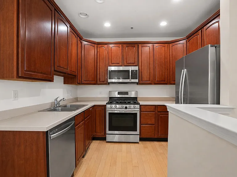 360 Oswego Ct #360 — Photo 2