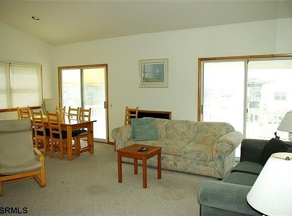 4th image of 2459 West Ave