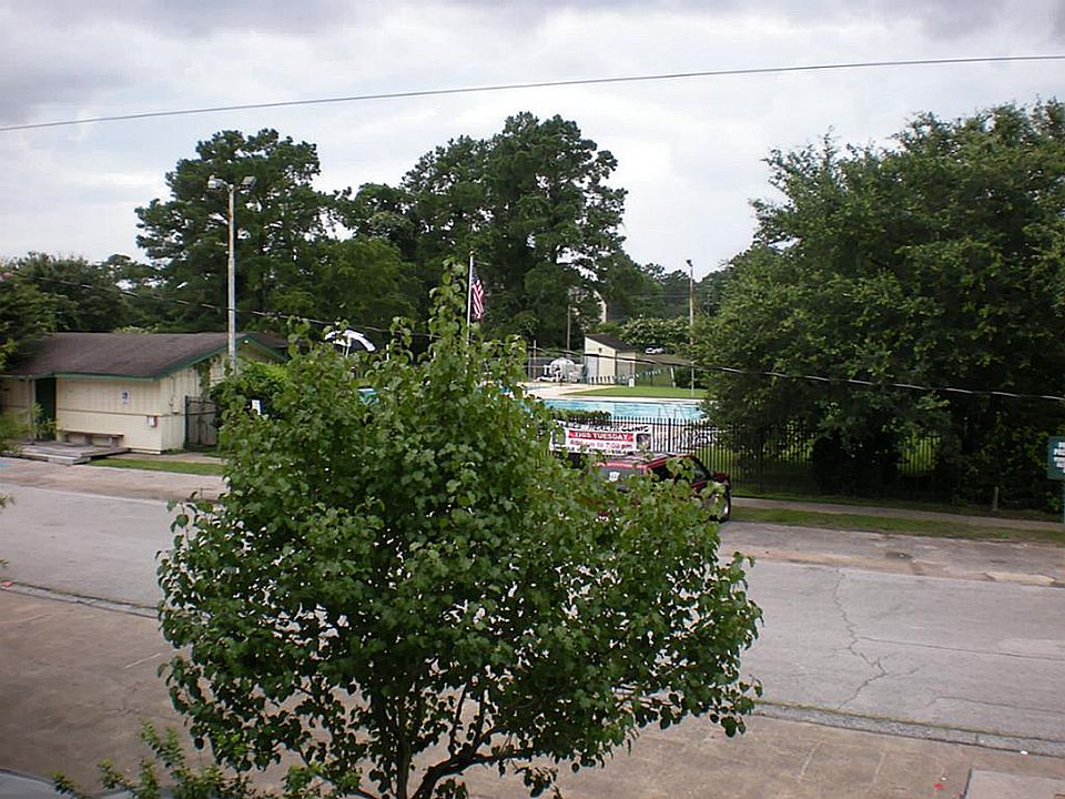1st image of 1040 Marina Dr
