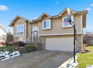 3413 S 152nd St, Omaha, NE 68144