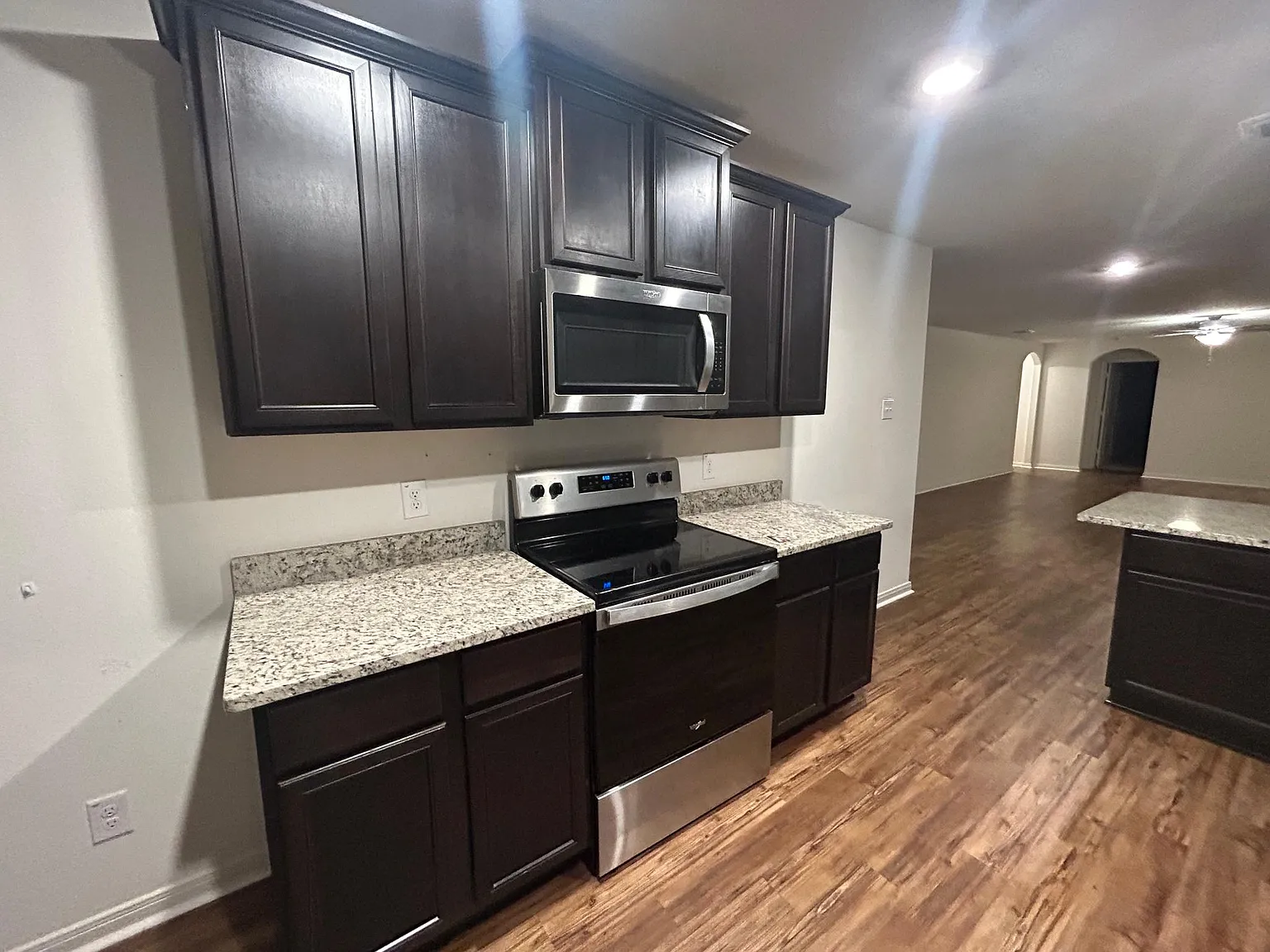 4 bed, 1792 sqft, $1,975 — Photo 3