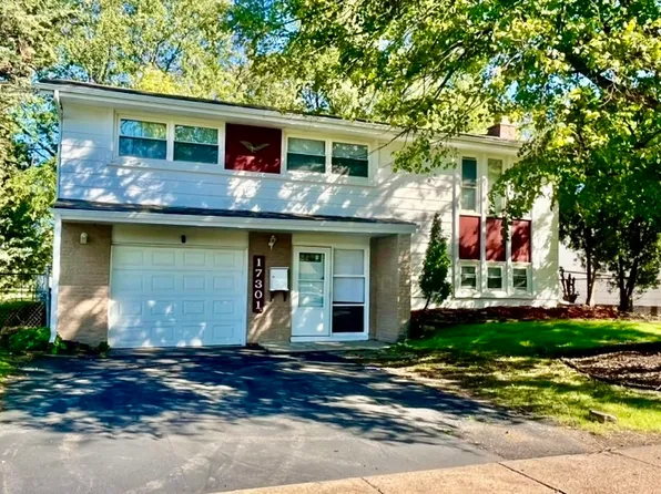 17301 Burr Oak Ln, Evergreen Park, IL 60429
