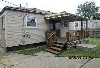 2nd image of 32455 Avondale St