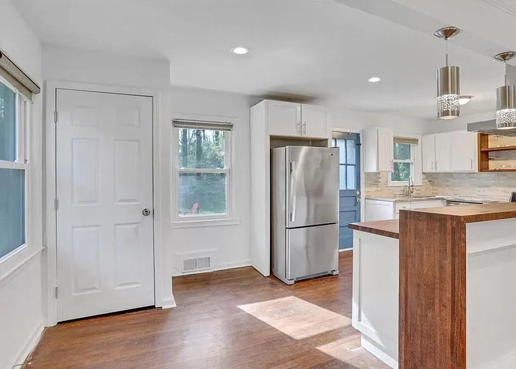 2 bed, 928 sqft, $1,549 — Photo 4