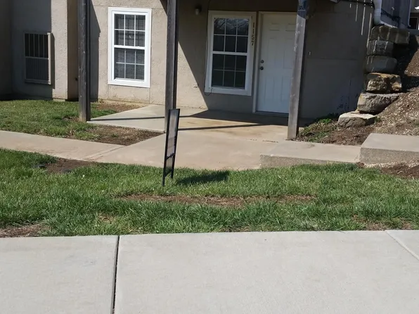 1153 Autumn Cir, Louisburg, KS 66053