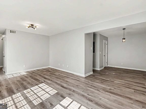 2nd image of 3091 Colonial Way Unit Way E4