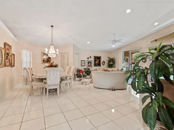 2832 Waters Edge Circle, Greenacres, FL 33413