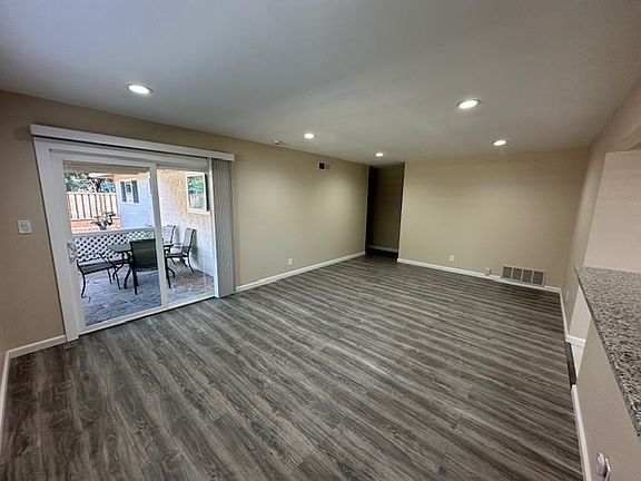 4th image of 518 Westlake Dr