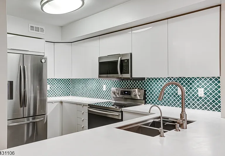 7 Sussex Ct — Photo 14