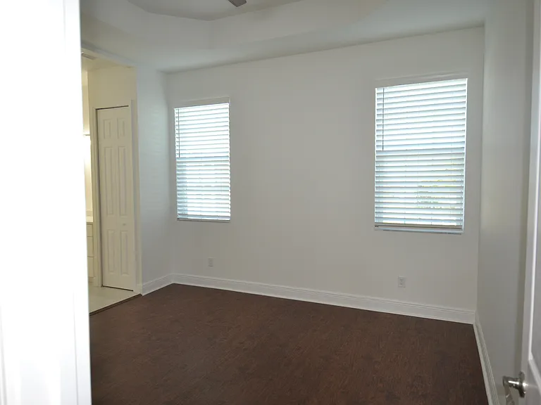 5728 Biscayne Ct — Photo 11