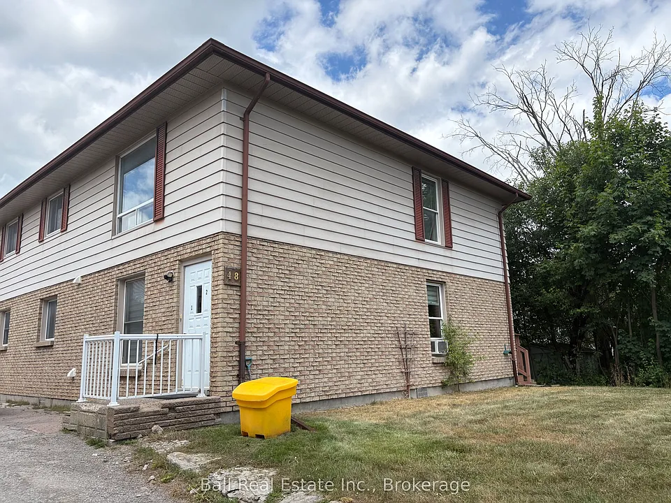 48 Anne St #2