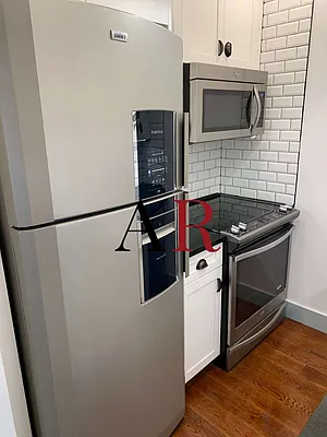 Rented by Lev Mavashev, LREB | media 6