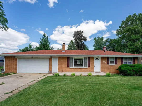 918 Crystal Ct, Machesney Park, IL 61115