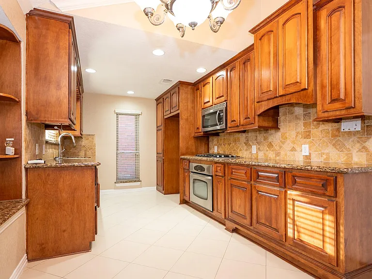 22811 Elkana Deane Ln — Photo 8