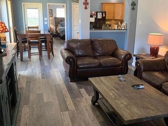 4th image of 202 Ava Dr