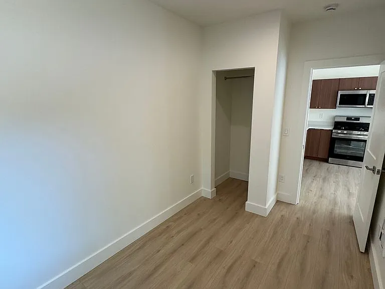2809 SE Washington St — Photo 12