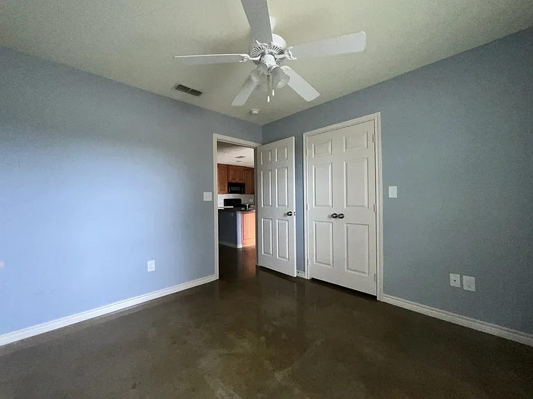 202 Chestnut Dr #D — Photo 6