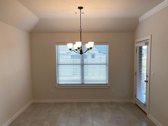 4th image of 530 Peach Ave