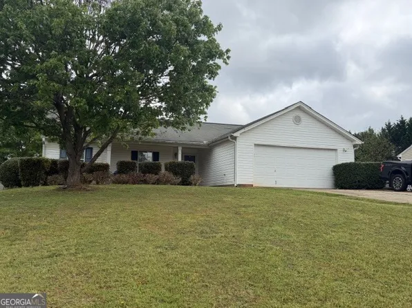 432 Raymond Dr, Winder, GA 30680