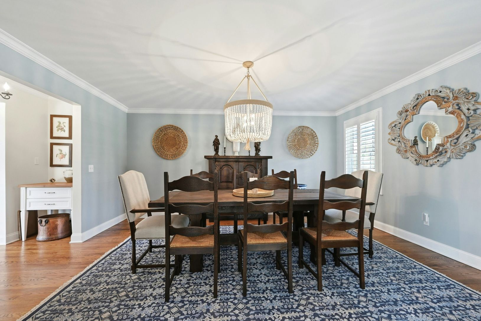  Large dining room