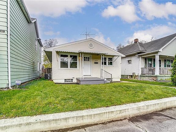 2nd image of 1010 Hughes St