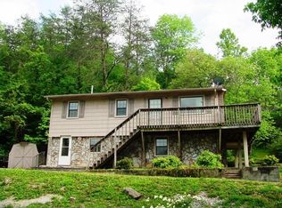 210 Roddy Ln, Rocky Top, TN 37769