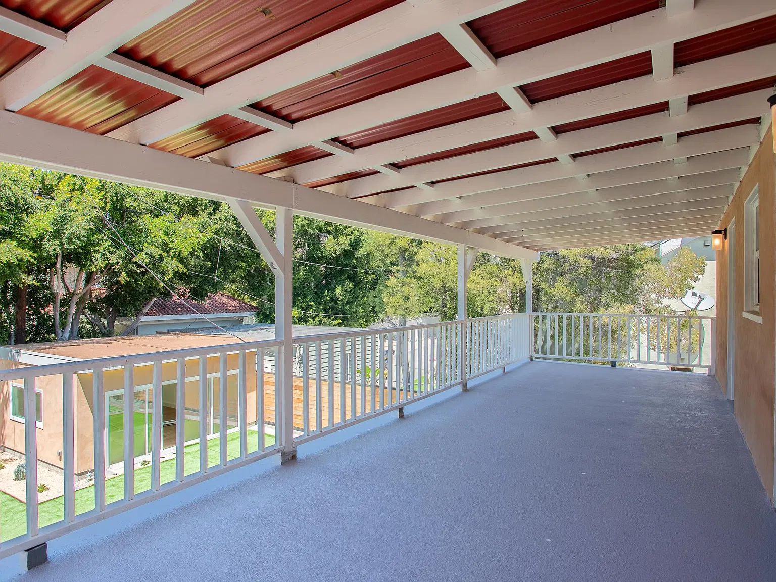 5 bed, 4000 sqft, $8,500 — Photo 2