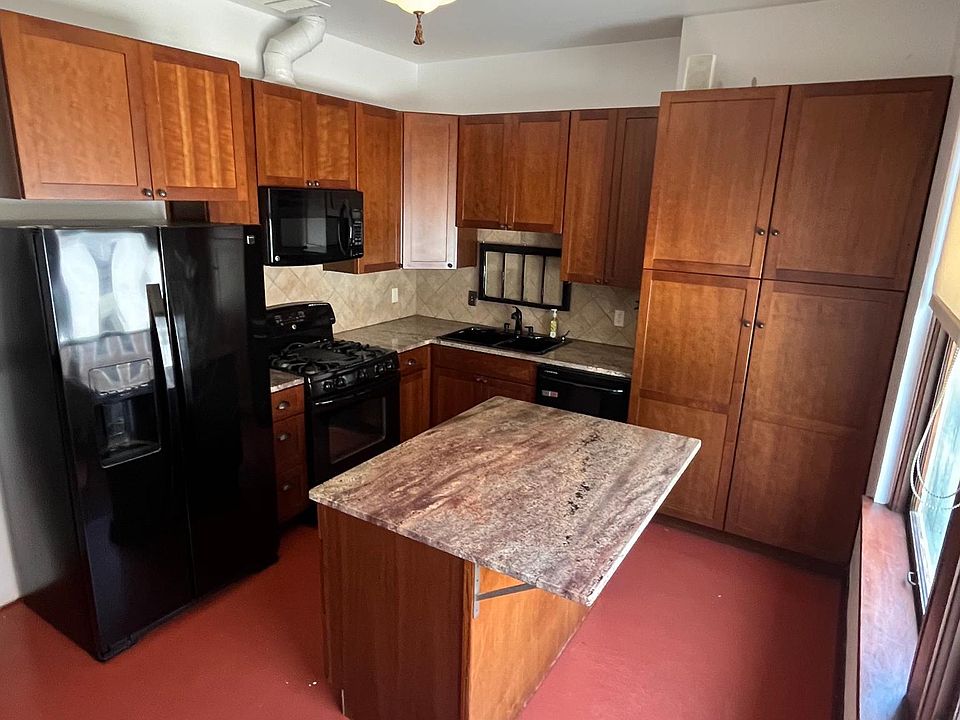 901 Main St Winfield KS Zillow