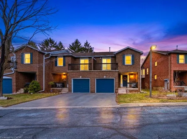 1205 Lambs Ct #15, Burlington, ON L7S 2G4