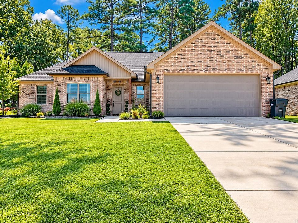1st image of 4021 Springwood Cir