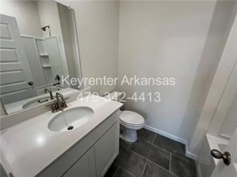 4808 Planetree St — Photo 18
