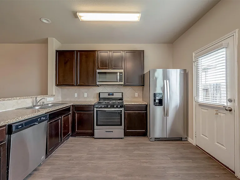 17219 Quiet Song Ct — Photo 15