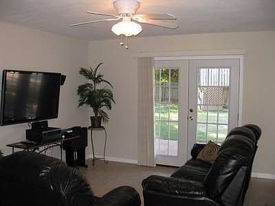 5th image of 1058 E Lori Ln