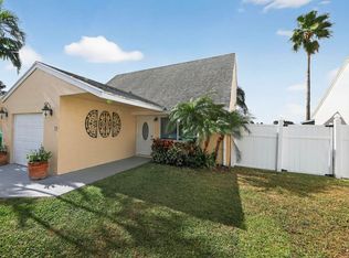 17 Tara Lakes Drive E, Boynton Beach, FL 33436