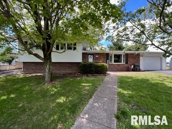 49 Lashmett Ln, Winchester, IL 62694