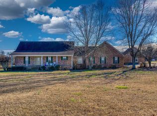 1255 Henderson Point Rd, Tuscumbia, AL 35674