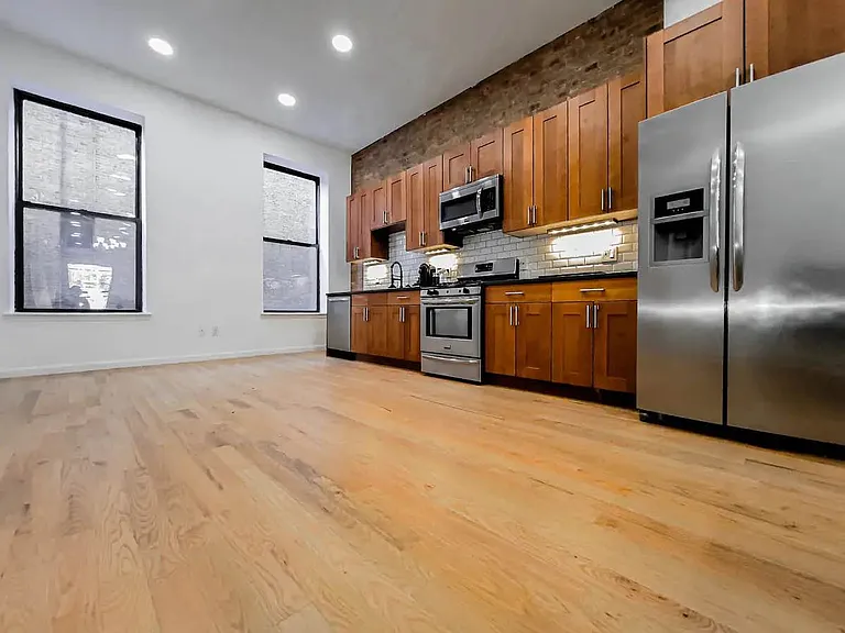 285 Pleasant Ave #1 — Photo 14