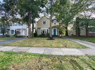 4294 Groveland Rd, University Heights, OH 44118